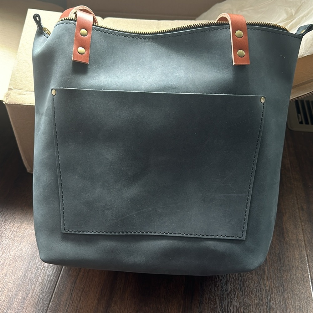 NIB Portland Leather Goods med zipper tote in storm w/tan handles